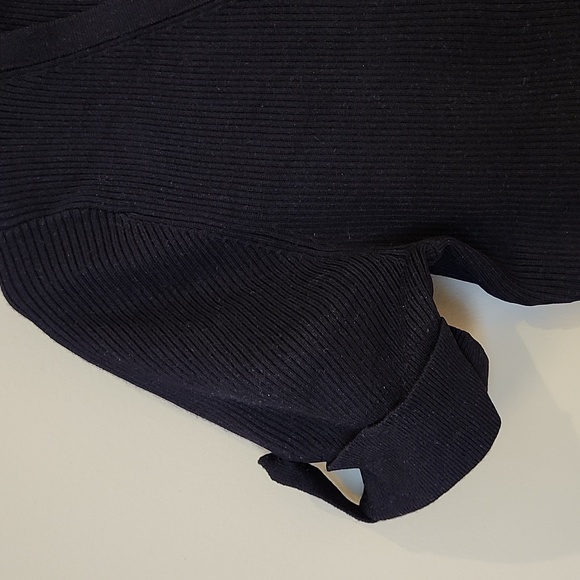 Laura women's sweater v neck medium size - Picture 2 of 7